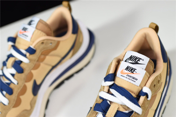 sacai nike vaporwaffle sesame dd1875-200