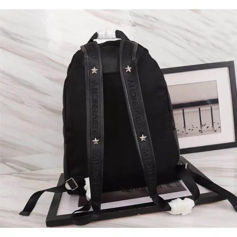 Givenchy Bags 1910GIV0040