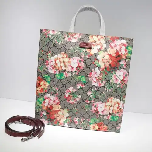 G*u*i tote bags 19gm0005