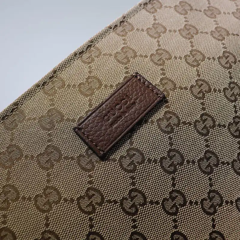 G*u*i crossbody bag 19gm0059