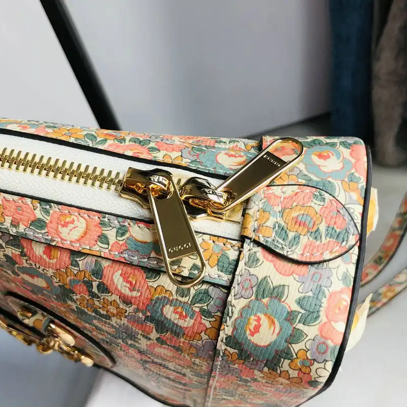 G*u*i bags 2101sh0049