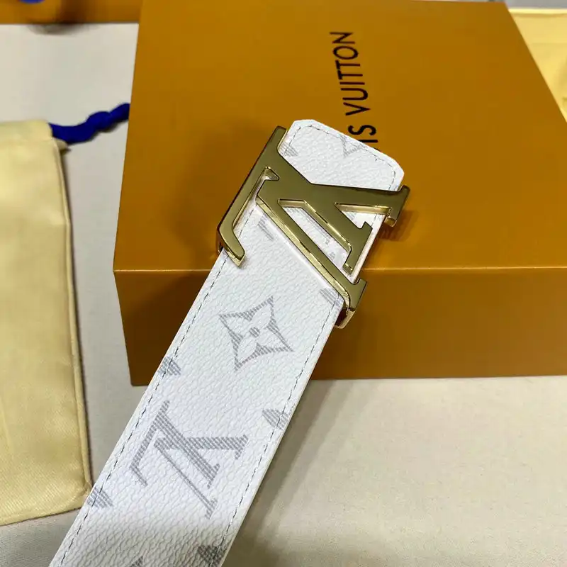 LV Belts 2111XA0034