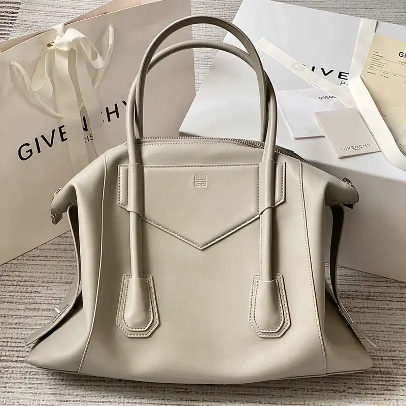 Givenchy Bag 2203RF0018
