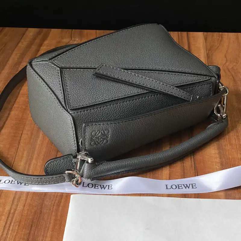 Loewe Bag 2209SW0019