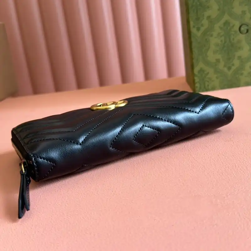 G*u*i bags 2407yz0240