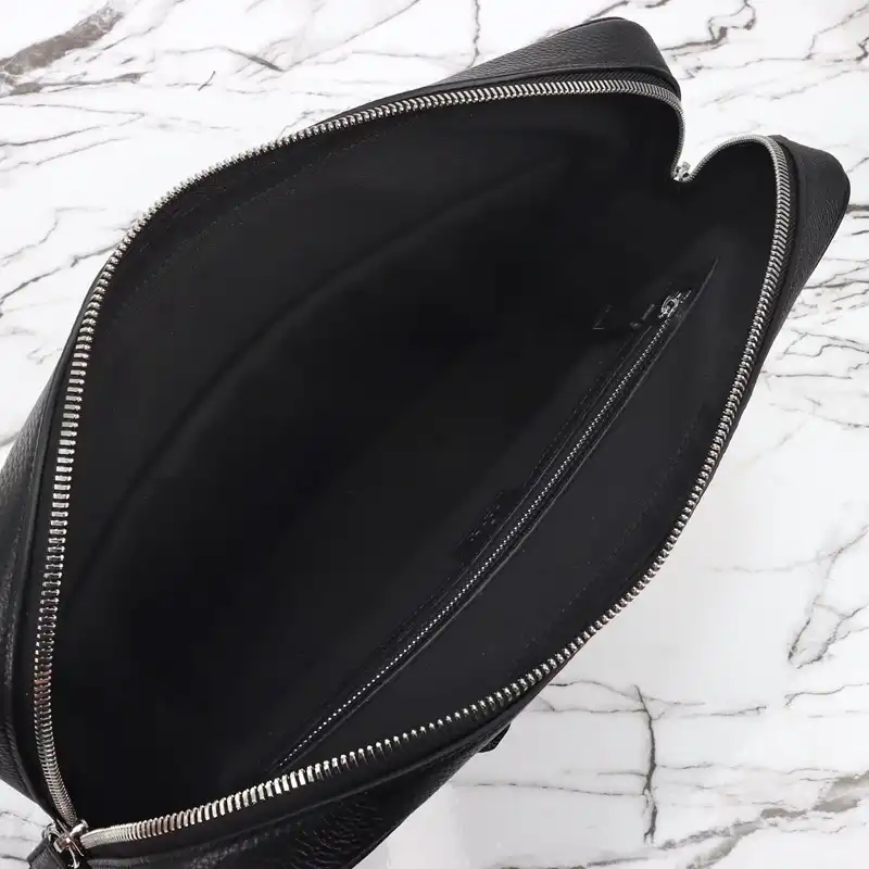 G*u*i bags 2411ya0204