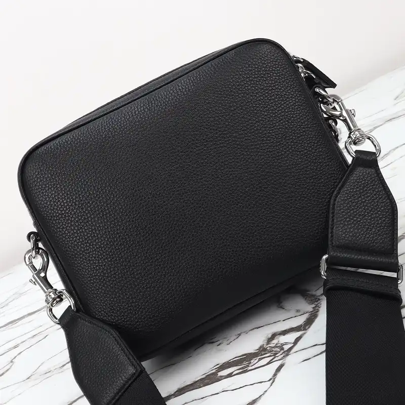 G*u*i bags 2411ya0205