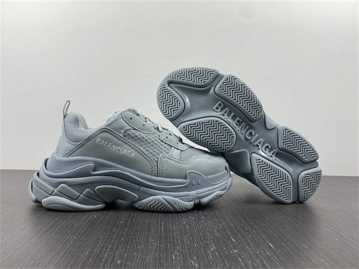 Modern BLCG Triple S Pale Blue 524039 W2FW1 4467