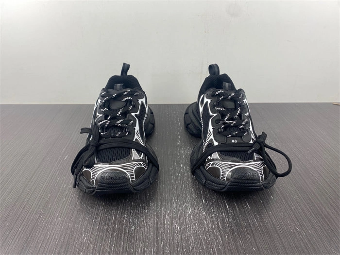 Contemporary Balenciaga 3XL Black 734731W3XL 4398