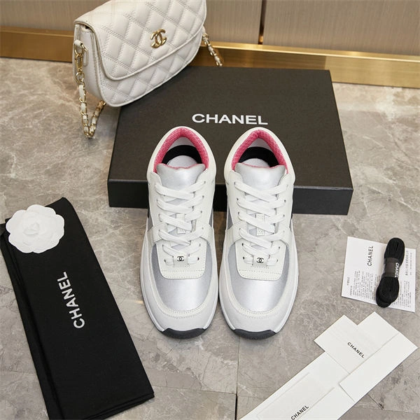 Supportive Chanal Sneakers 2208