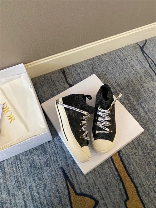 DR Sneaker Sleek 1081