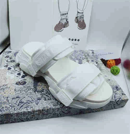 Affordable Dio Slipper 5783