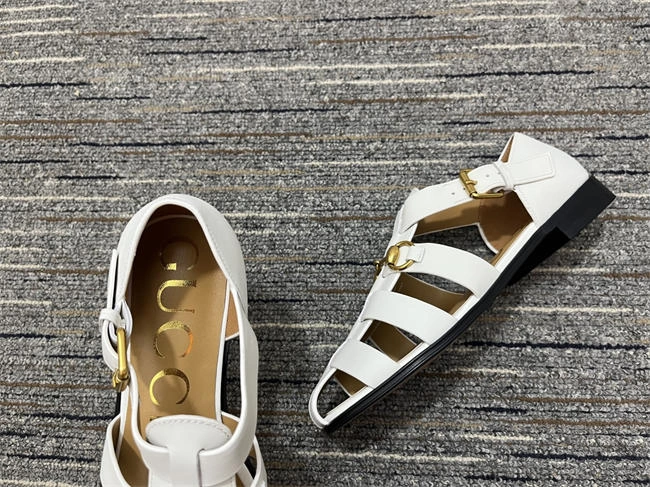 G*u*i sandals packable 365