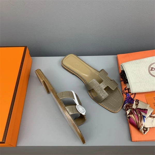 H Slipper Refined 2328