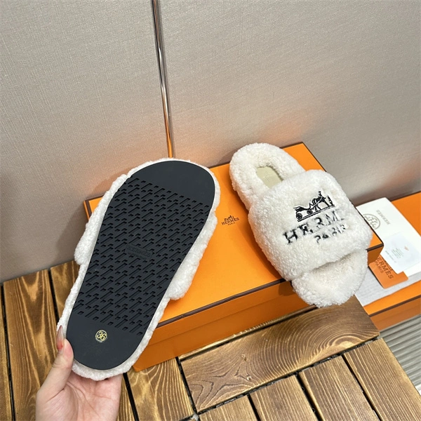 Affordable H Slipper 2381