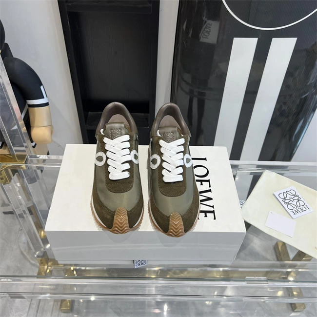 UrbanChic Loewe Sneaker 2475