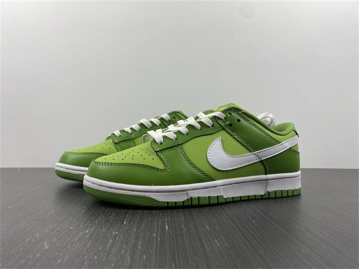 Vibrant Nike Dunk Low Chlorophyll DJ6188- 4737