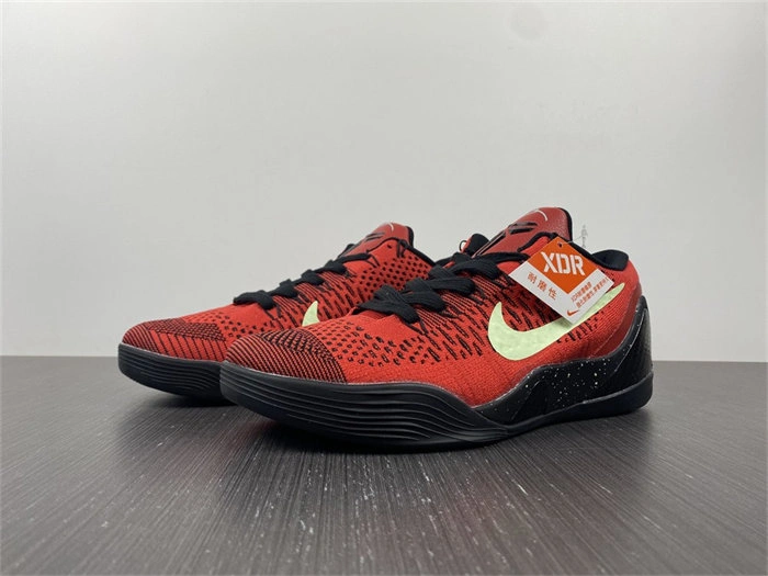 WrinkleFree Nike Kobe 653456- 5021