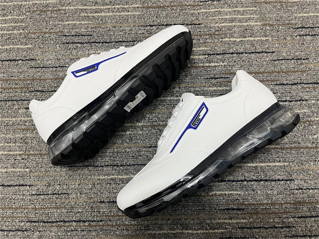 Seasonal Prada Sneaker 3390